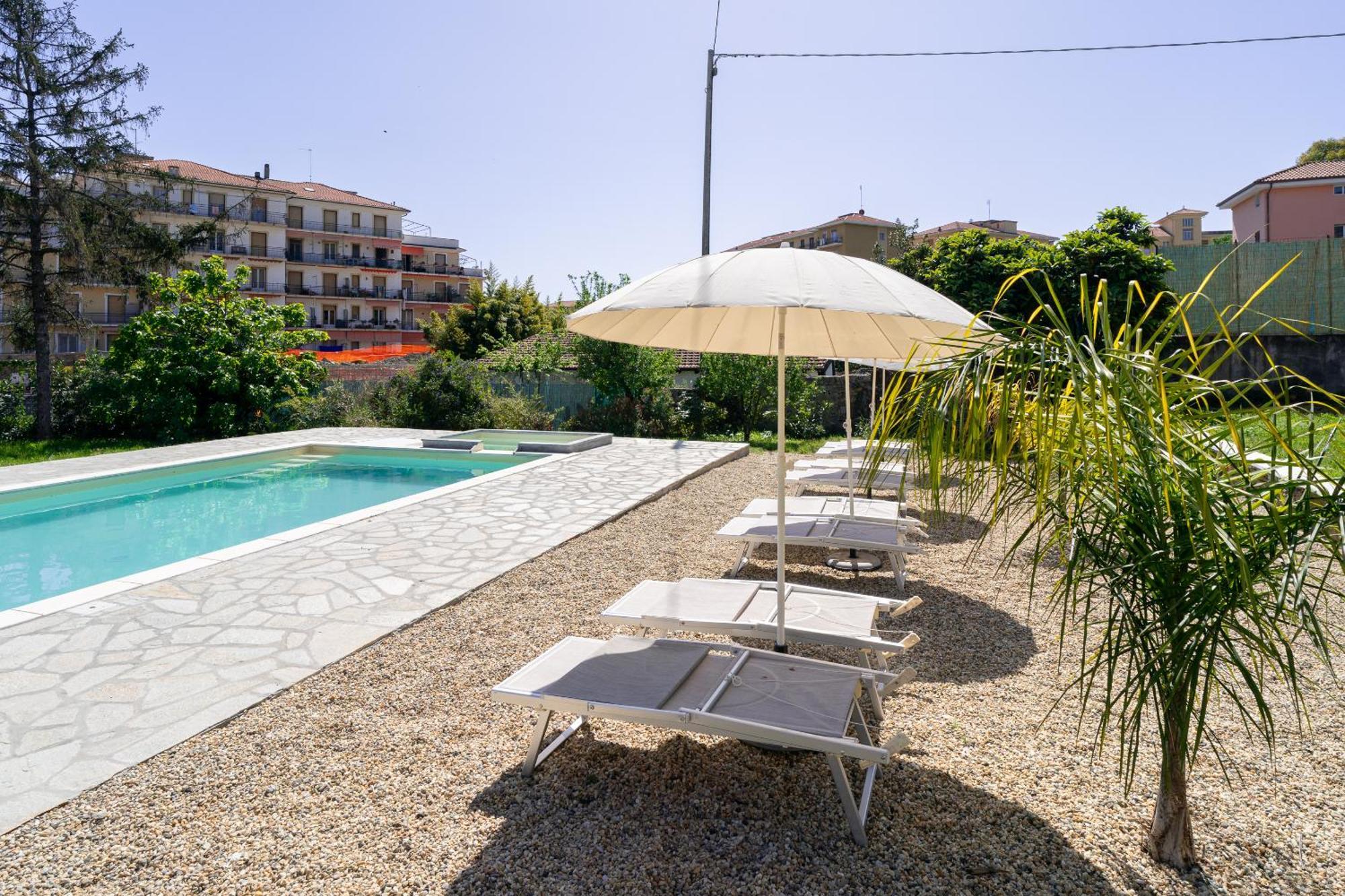 Il Gattino Di Porto - Apt 6 - Monolocale Terrazzo Piscina Imperia Bagian luar foto